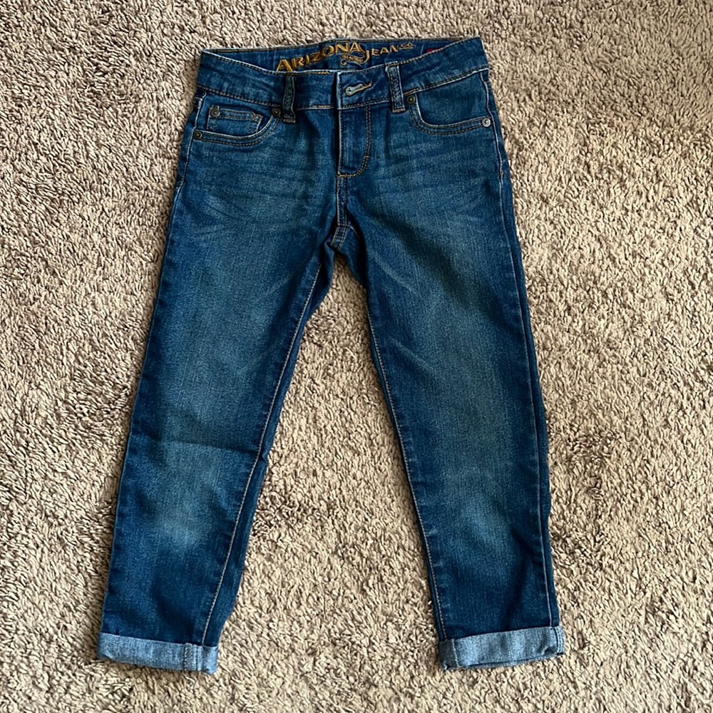 Arizona girls cropped jeans. Size 8